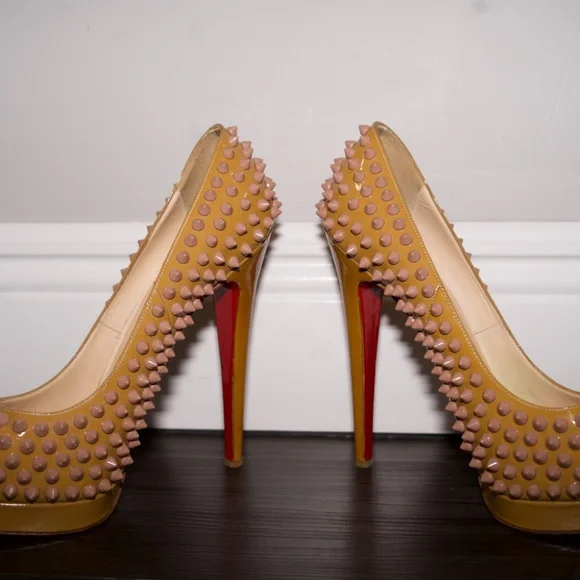 Christian Louboutin ,37 1/2 , Nude